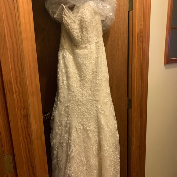 Oleg Cassini Bridal Gown NWT - Picture 4 of 6